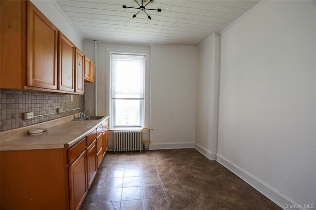 Building Photo - 141 St James St