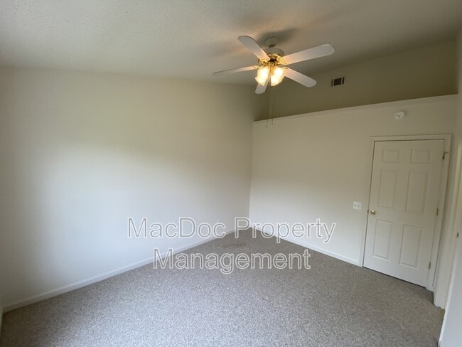 Building Photo - 106 Batley Ct
