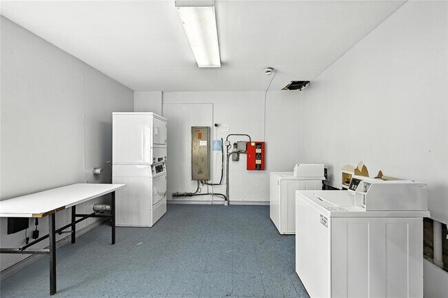 Building Photo - 2605 Enfield Rd