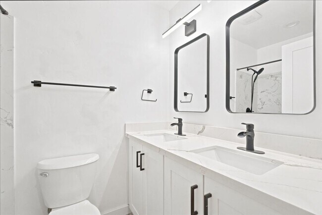 Building Photo - 3944-3944 Renick Way