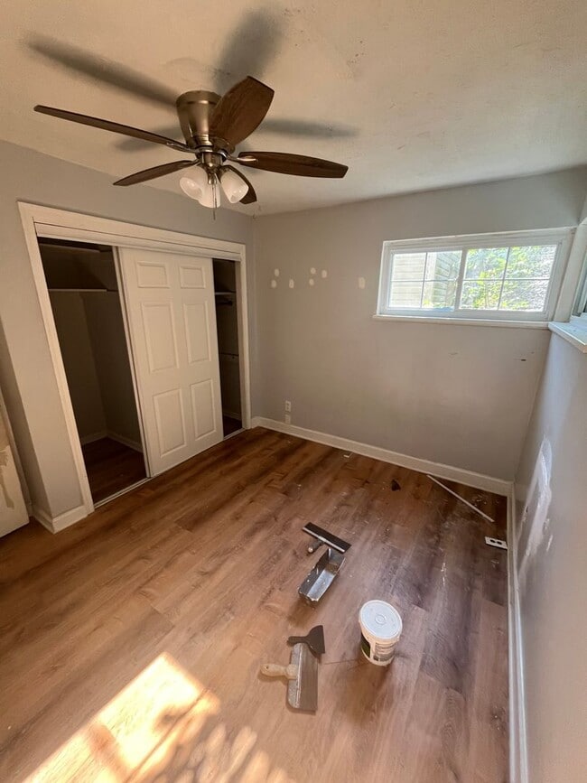 Building Photo - Three Bed, 2 Bath in Cincinnati!