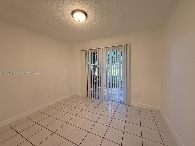 Building Photo - 3321 Ivy Way