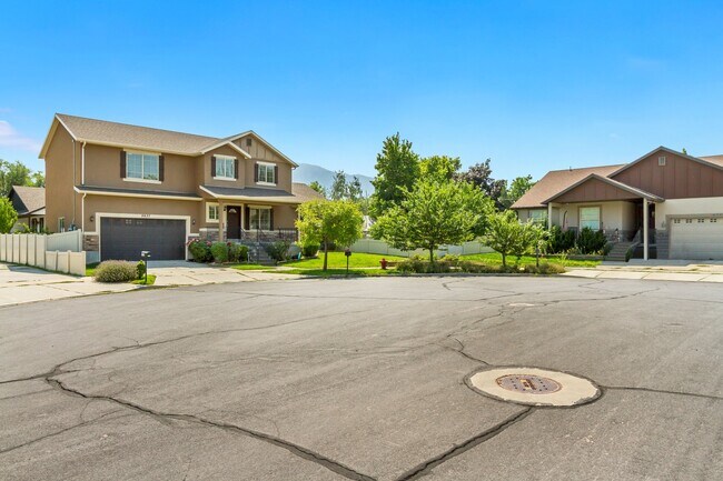Building Photo - 8637 Goldenrain Cir