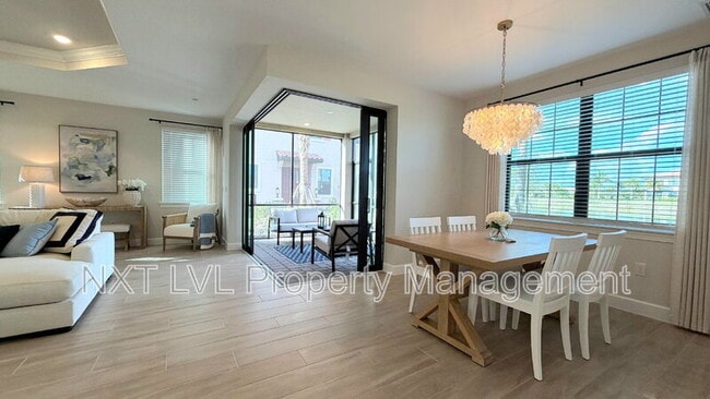 Building Photo - 15319 Lucerna St