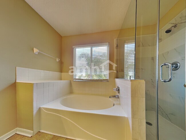 Building Photo - 10808 Candle Stick Ln