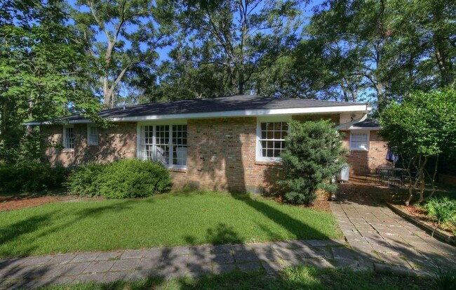 Building Photo - 453 Ivy Cir