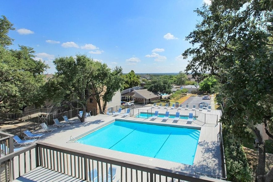 Collection at Overlook San Antonio, TX Apartment Finder