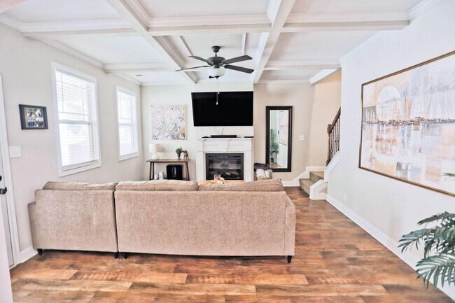 Building Photo - 1328 Black Oak Cir