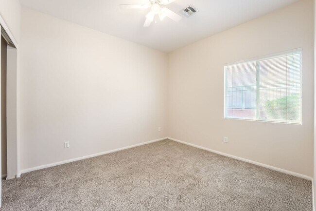 Building Photo - Beautiful Single Story Home with 3 Bedroom...