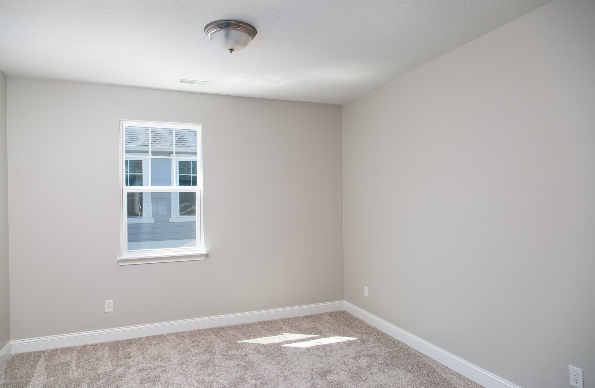 Building Photo - 14277 James Dean Dr