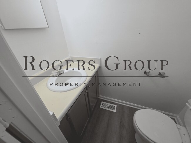 Building Photo - #450 - 228-230 Wilmington Ave Duplex