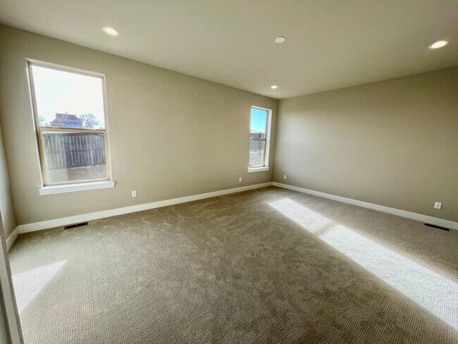 Building Photo - 5 bed 4 Bath IMMACULATE NEW BUILD in THORNTON!!