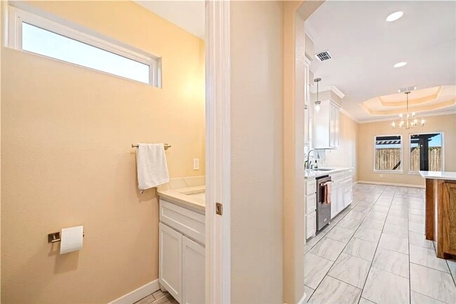 Building Photo - 4BR/3BA in Southside