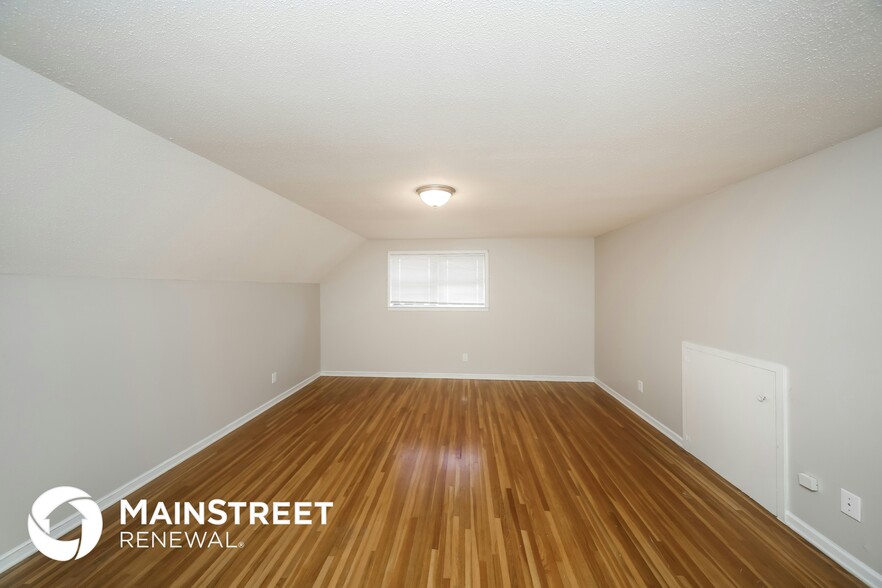 Building Photo - 4346 Gardenview Dr