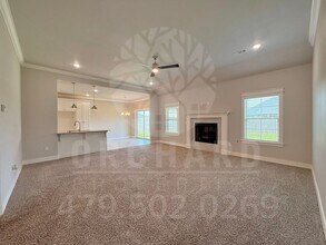 Building Photo - 904 Maple Vw St