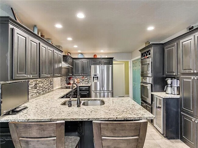 Building Photo - * * * $300 Move-in Special * * * Spacious and Beautiful 4 Bedroom / 2 Bathroom home in Edmond! * ...