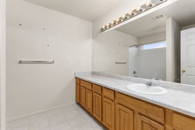 Building Photo - 2021 Falcon Ridge Dr
