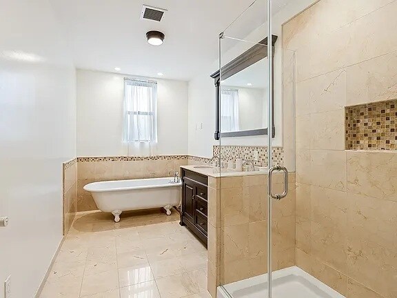 Building Photo - 116 W 118th St