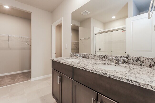 Building Photo - 38955 Harlow Rose Dr