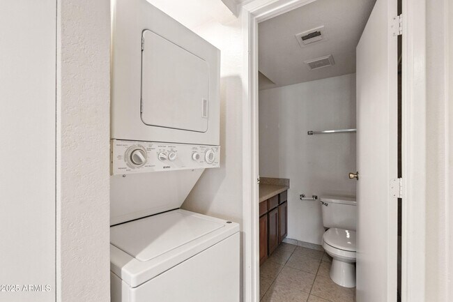 Building Photo - 3601 W Tierra Buena Ln