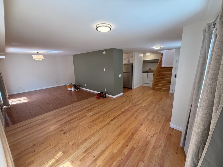 Building Photo - 2446 S Centinela Ave