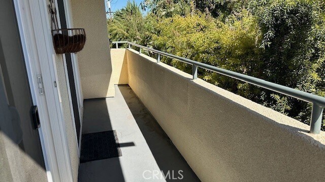 Building Photo - 4426 Ventura Canyon Ave