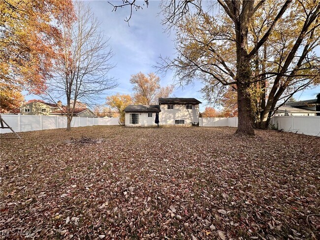 Building Photo - 6192 Jaycox Rd