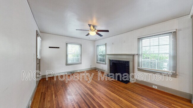 Building Photo - 1608 Onslow Dr