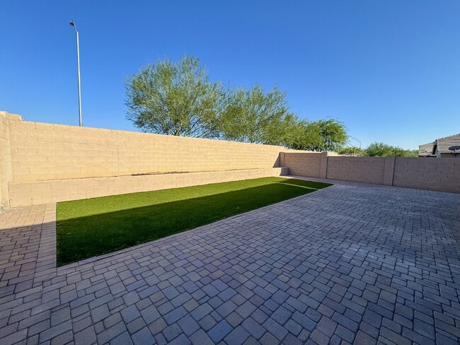 Building Photo - 27283 N 75th Dr