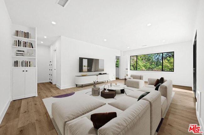 Building Photo - 1027 Acanto Pl
