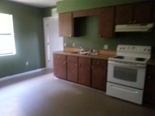 Building Photo - 2 Bed 1 Bath Home | Pet Friendly | Washer ...