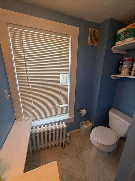 Building Photo - 9 Narragansett Ave