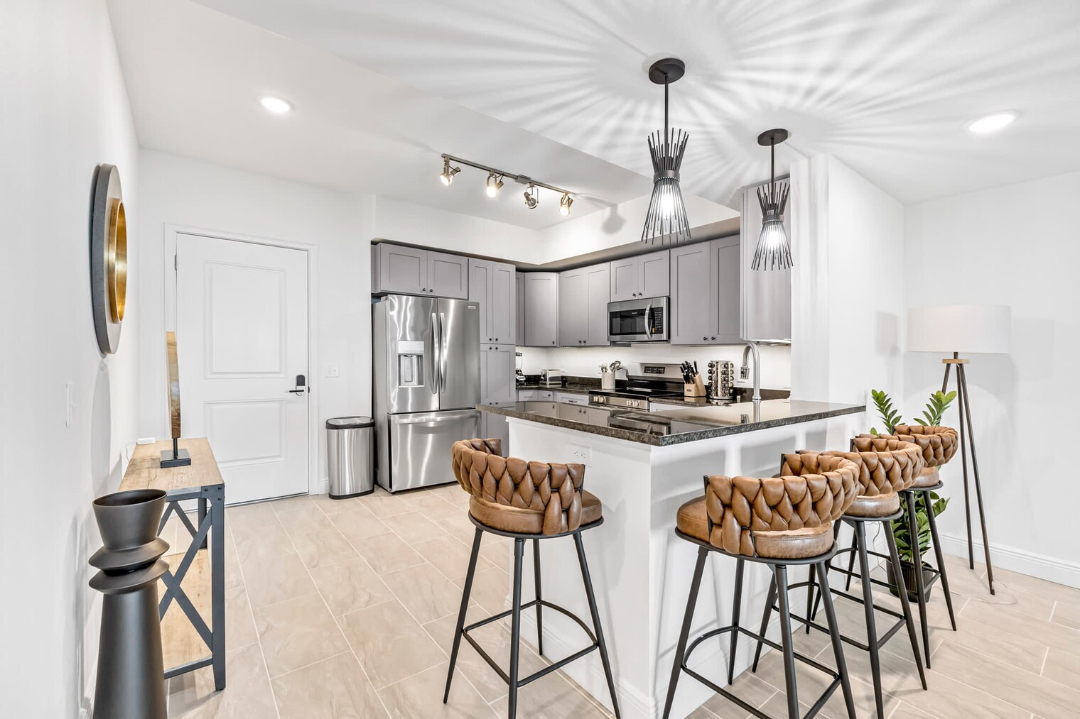 Building Photo - 605 Kemp St