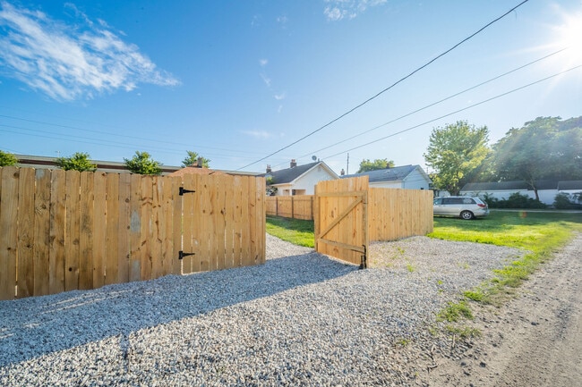 Building Photo - 1339 Wade St