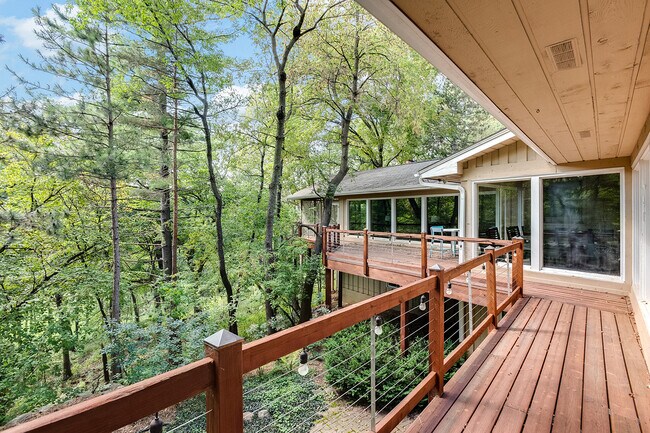 deck - 12001 Hilloway Rd W