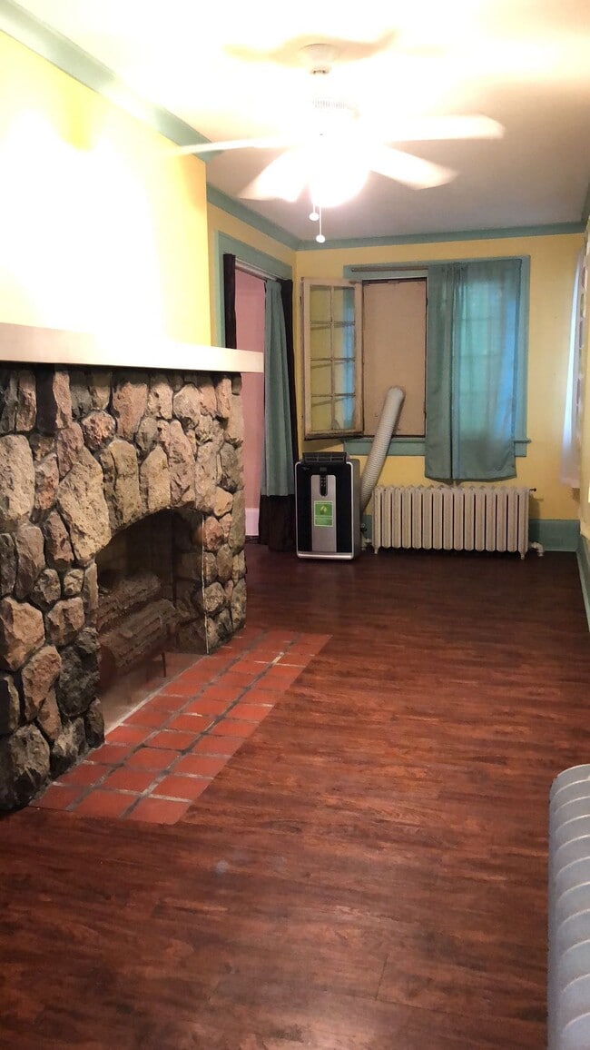 Building Photo - 91 N Portage Path