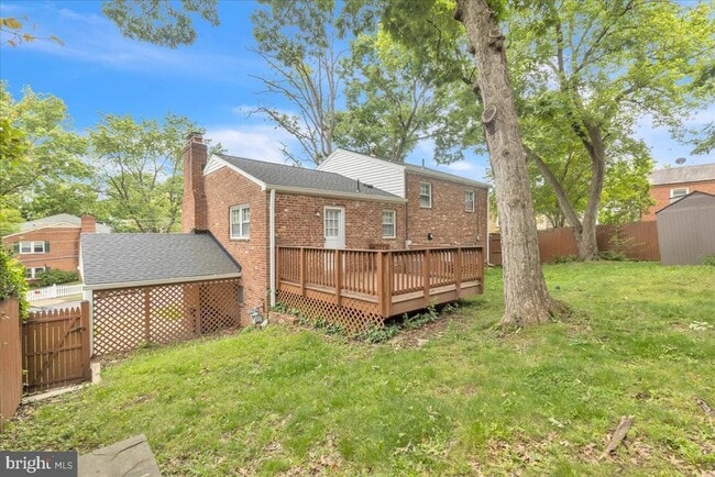 Building Photo - 664 S Greenbrier St