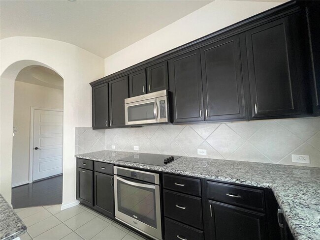 Building Photo - 709 N Emory Cove
