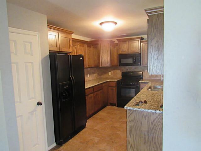 Building Photo - 17516 Black Hawk Dr