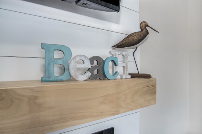 Building Photo - 2245 Lakeshore Dr