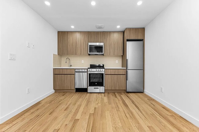 Building Photo - 104 Bayard St