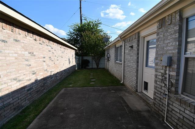 Building Photo - 104 Tarango Ln