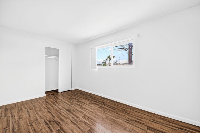 Building Photo - 908 Roswell Ave