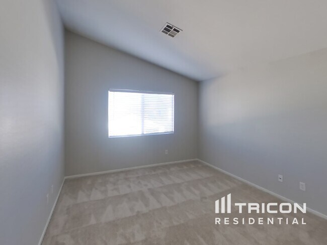 Building Photo - 4548 Little Wren Ln