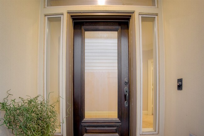 Building Photo - 232 Detering St