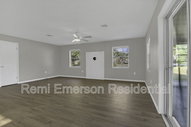 Building Photo - 14025 Southeast 54th Ct.
