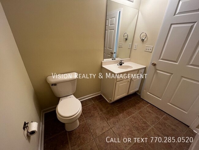 Building Photo - 123 Kaiser St