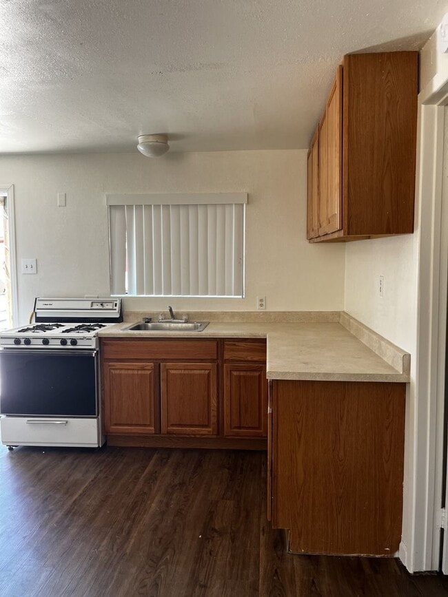 Building Photo - LM -56223 Navajo C