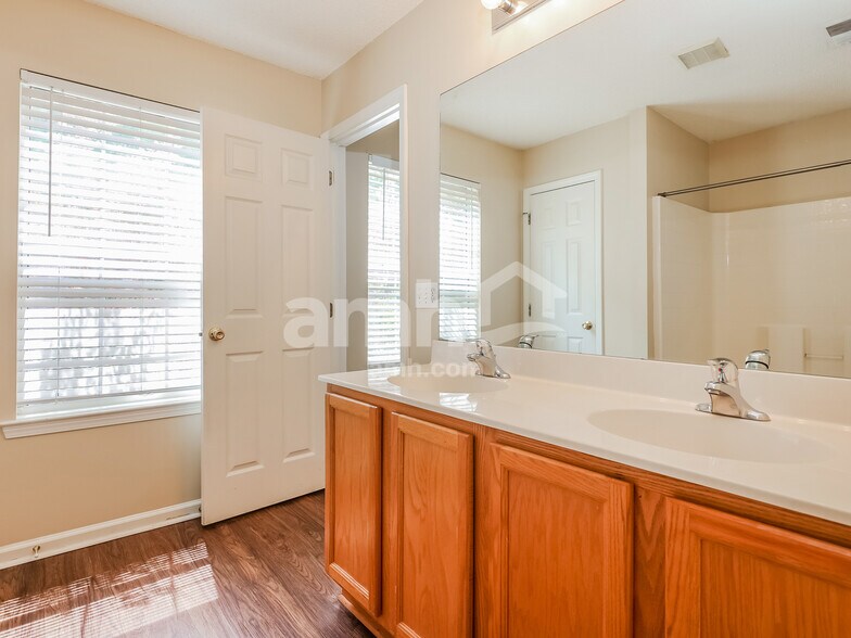 Building Photo - 183 Stoney Xing