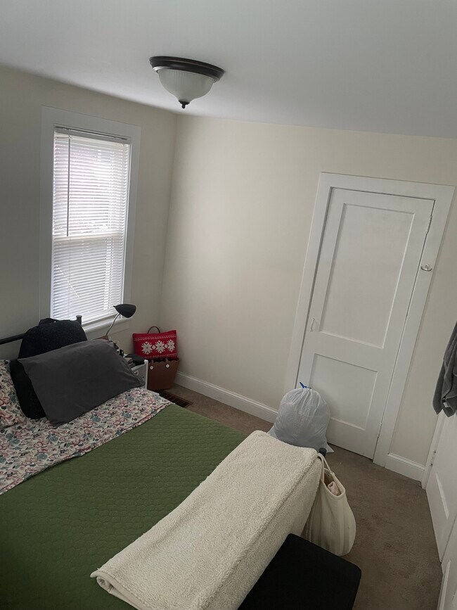 Building Photo - 108 Hasbrook Ave